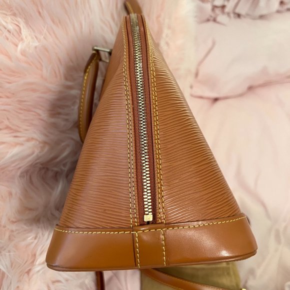 Louis Vuitton Epi Alma PM Cipango with Shoulder Strap and Dust Bag -Pristine - Picture 8 of 14